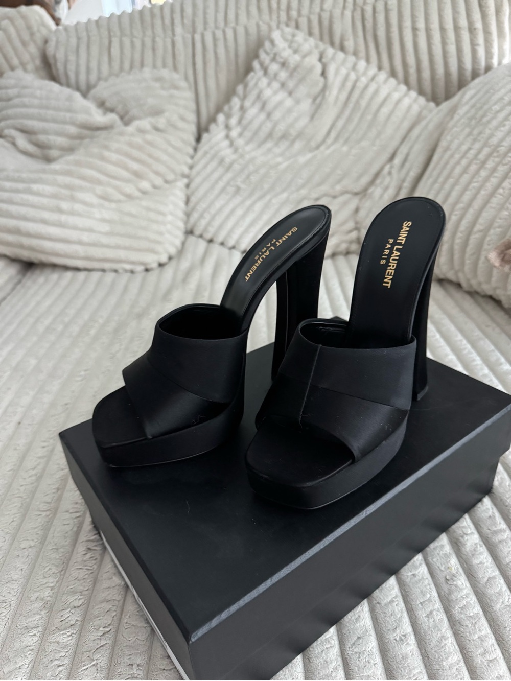Saint Laurent size 40 Boogie 110
Black Satin Platform Mule Heels new - Picture 2 of 3